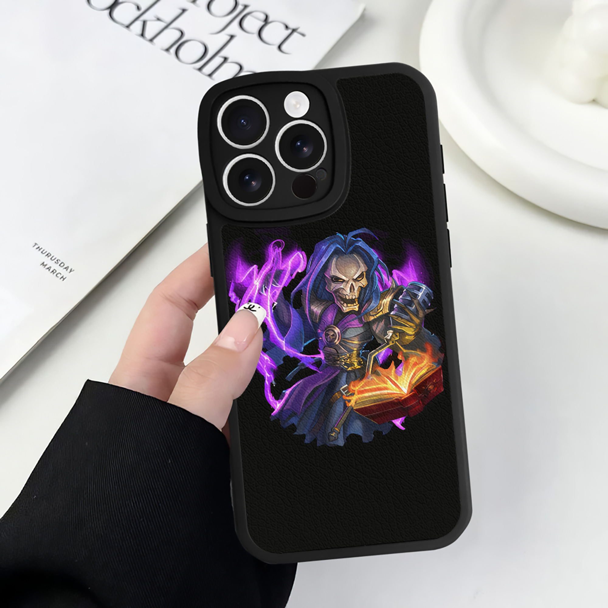 リーグ・オブ・レジェンド League of Legends LOL 【iPhone 16シリーズ対応】シリコンスマホケース（レザー調） 材質：シリコン